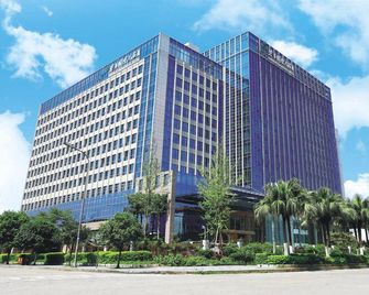 Guilin Jasper International Hotel (Two Rivers and Four Lakes High-tech Wanda Branch) - Guilin - Building