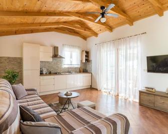 beautiful bay house Duga - Okrug Gornji - Wohnzimmer
