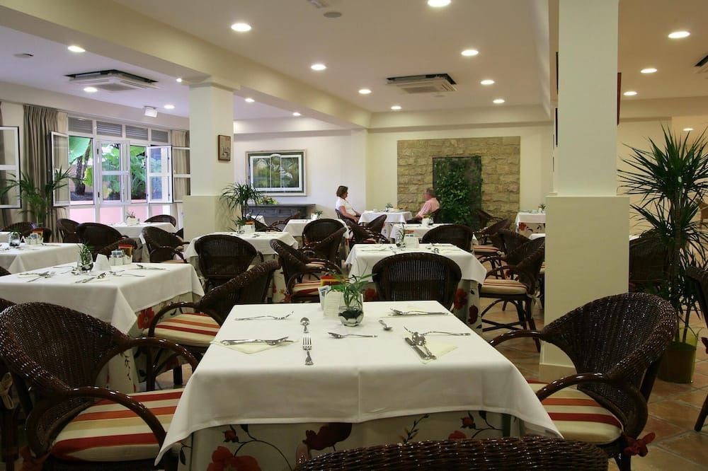 أبارتامينتوس جاردين ديل كوندي