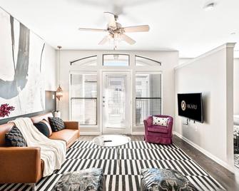 Soco 1br Getaway | Ev Charging, Pool & Wi-Fi - Austin - Salon