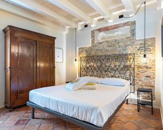 Casa del Maestro-Appartamenti d'Arte - Dogliani - Slaapkamer