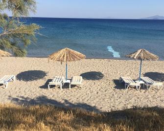 Sweet Kalimera Apartments - Kardamena - Strand