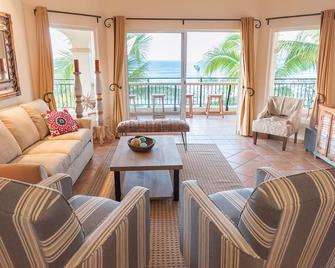 Magnificent Beach Front Mañanitas 2 Bedroom Condo w/Spectacular Views! - San José del Cabo - Sala de estar