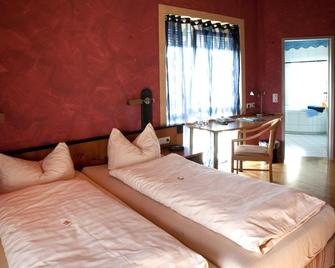 Zum Treppche Hotel Garni - Gladenbach - Bedroom