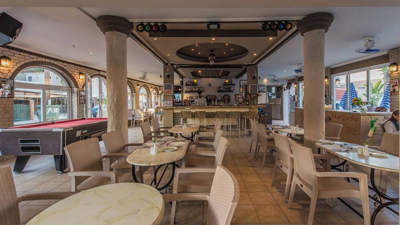 Porto Planos Beach Hotel