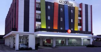 โรงแรมอมาริส เปกันบารู - ผ่านการรับรอง CHSE - เปกันบารู - อาคาร