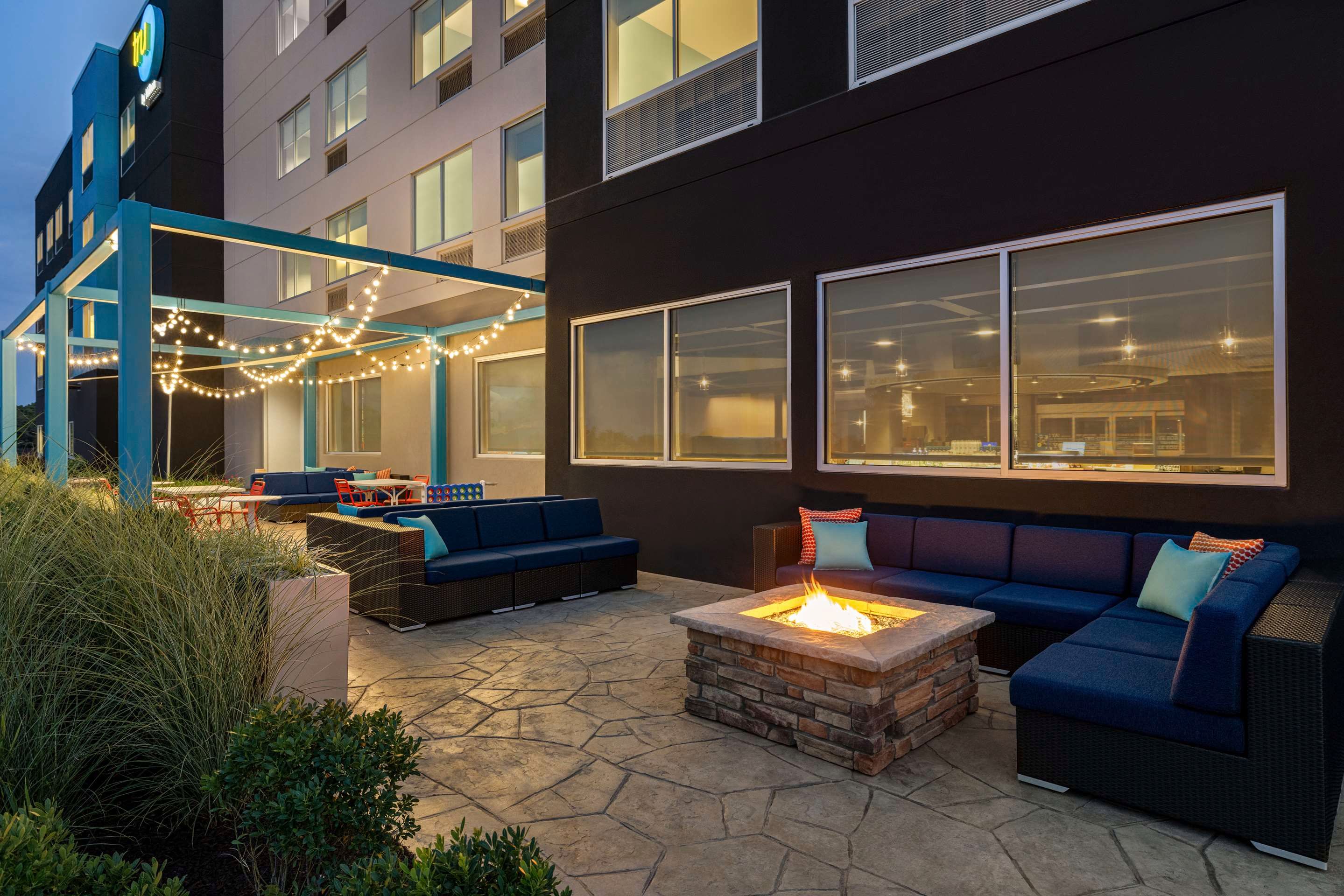 Tru by Hilton Martinsburg - Martinsburg - Innenhof