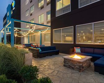 Tru by Hilton Martinsburg - Martinsburg - Innenhof