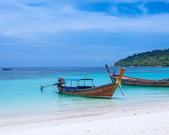 A Plus Lipe Hotel - Ko Lipe - Beach