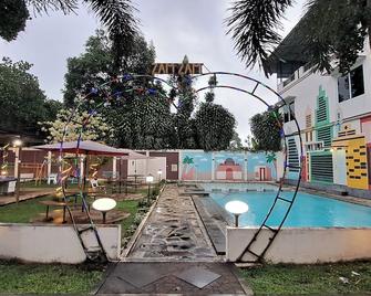 Villa Zam Zam Puncak - Cisarua - Pool