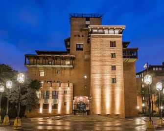Travelers Apartamentos Y Suites Condominioplenitud - Bogotá - Building