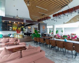 1 minutes to the theme Sea! Family-sized condo with modern amenities - Qui Nhon - Bar