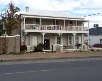 The Sanctuary - Prince Albert - Будівля