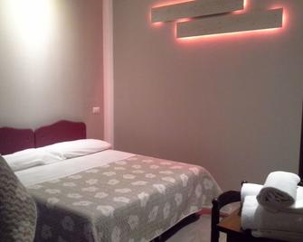 Ostello Victor Center - Capodacqua - Bedroom