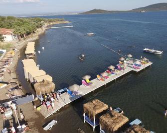 bıyıklı beach &otel paterica - Ayvalik