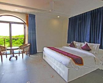 Forest County Resort - Mahabaleshwar - Soverom