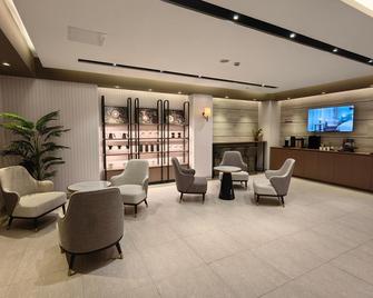 Home Inn Plus Shanghai Hongkou Football Stadium Chifeng Road Metro Station - Shanghai - Lounge