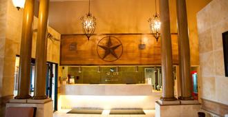 Quality Inn and Suites Airport - Austin - Rezeption