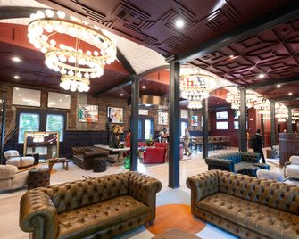 The Albion Summit - Summit - Lounge