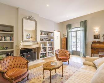 La Bastide Des Garrigues - Rognes - Living room