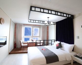 Coop City Hotel Stayco - Seoul - Bedroom