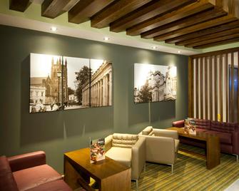 Premier Inn Leamington Spa Town Centre - Leamington Spa - Baari