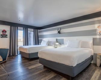 Aqua Soleil Hotel and Mineral Water Spa - Desert Hot Springs - Bedroom