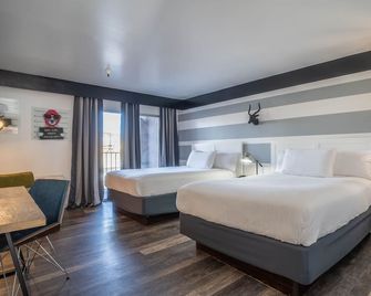 Aqua Soleil Hotel and Mineral Water Spa - Desert Hot Springs - Bedroom
