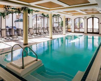 Hotel Garni Alpenruh-Micheluzzi - Serfaus - Pool