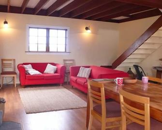 The Stablehand Quarters at Gunyah - Windwhistle - Sala de estar