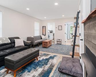 Brookside Retreat Heart Of Keene Adk | Wifi | Dogs - Keene - Sala de estar