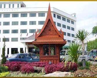 โรงแรมศรีอู่ทอง แกรนด์ - สุพรรณบุรี - อาคาร