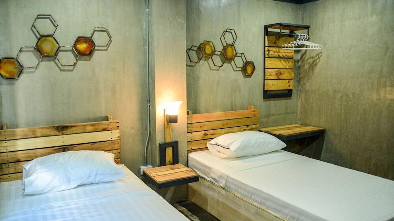Bhive Hotel