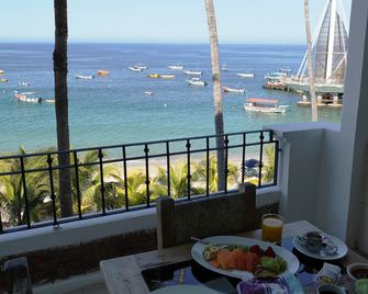 Emperador Vallarta Beachfront Hotel and Suites - Puerto Vallarta - Balcony