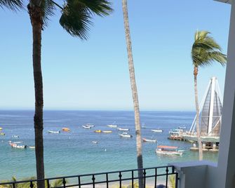 Emperador Vallarta Beachfront Hotel and Suites - Pto Vallarta - Balcón