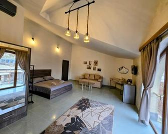 Caribian Hotel Yerevan - Yerevan - Bedroom