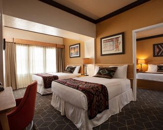 هوتل إل رانشو - غالوب - غرفة نوم