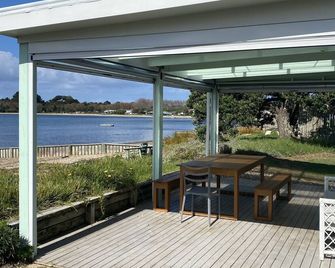 Quintessential kiwi beach holiday - 파루아 베이 - 파티오