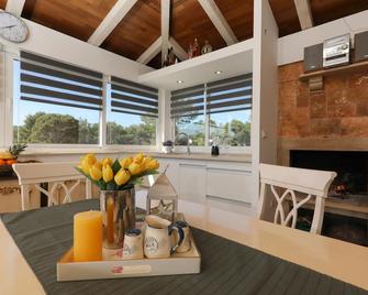 Secluded vacation home by the sea - Milna (Brač) - Restaurant