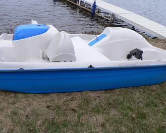 Lake Hayward. Private Lakefront Within Walking Distance To Downtown Hayward - Hayward