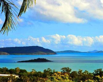 Yachtsmans Paradise, Whitsundays - Airlie Beach - Outdoors view