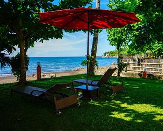 Marianita's Cottages - Mambajao - Patio