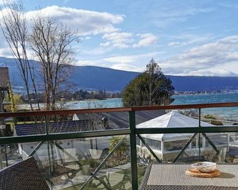 La Baie Des Voiles, Exceptional Waterfront Apartment, Duingt, Lake Annecy - Duingt - Balcony