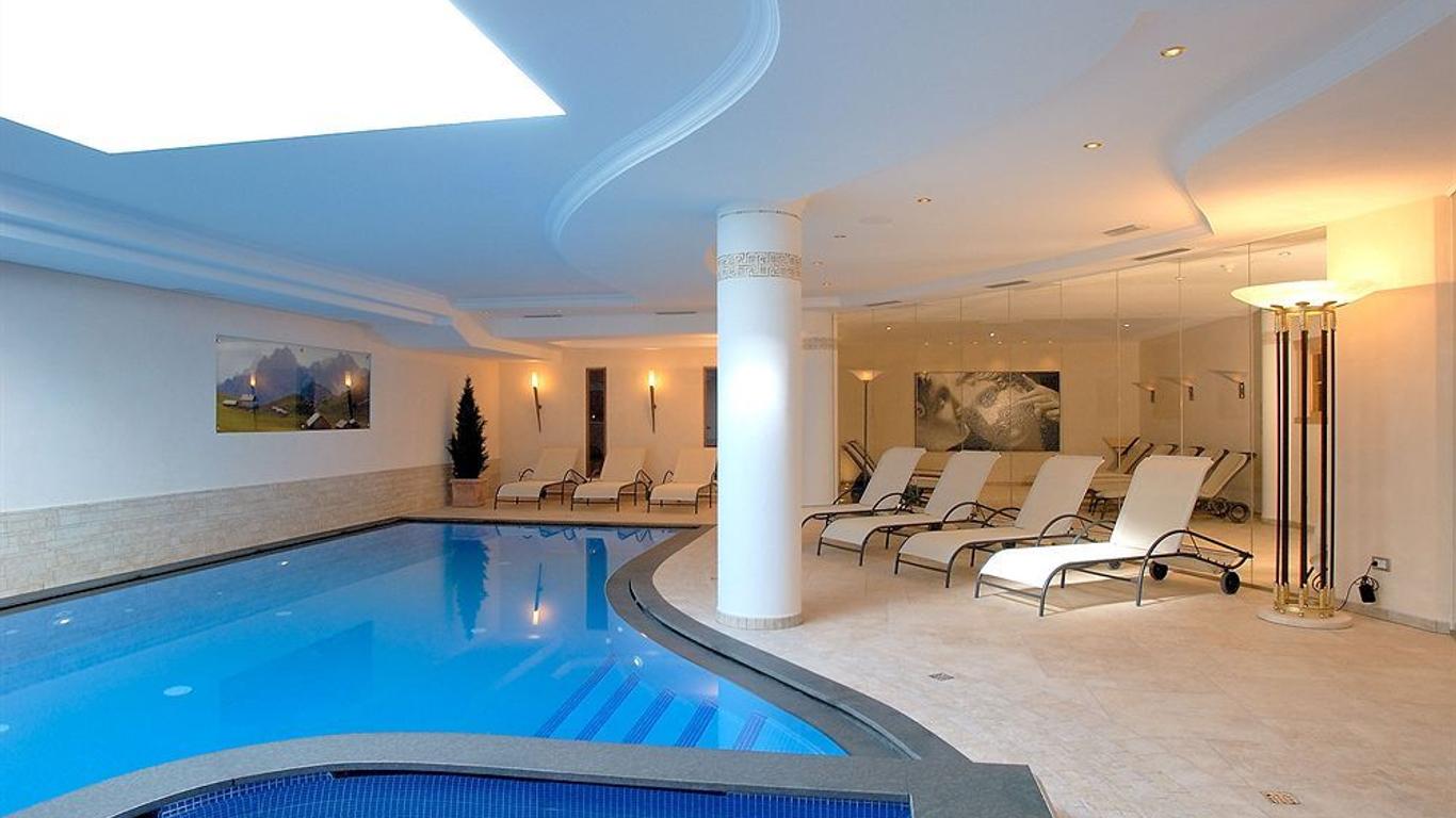 هوتل تيريزا