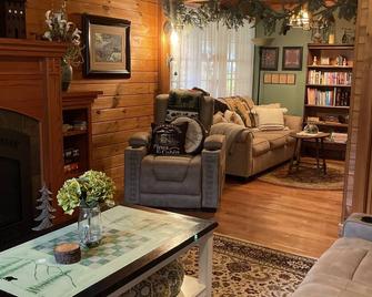 Moonlight Reflections - Fleischmanns - Living room