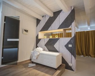 Albergo Diffuso Dimora Rossi Suite - Turi - Obývací pokoj