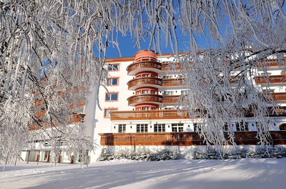 Grand Hôtel du Golf & Palace - קראן-מונטאנה - בניין