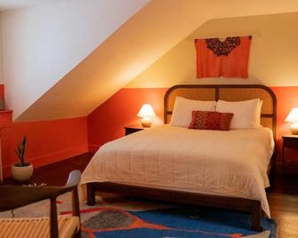 The Charleston House - Woodstock - Bedroom