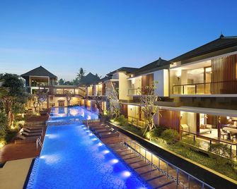 Royal Kamuela Villas & Suites at Monkey Forest, Ubud - For Adults Only - אובוד - בריכה