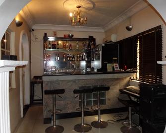 Cristabol Apartments - Lekki - Bar